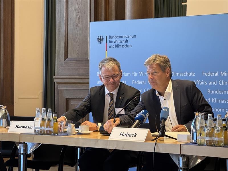 Leider haben wir keinen Alternativtext zu diesem Bild, aber wir arbeiten daran.