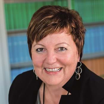 Das Bild zeigt Andrea Jochner-Weiß Bild von Andrea Jochner-Weiß