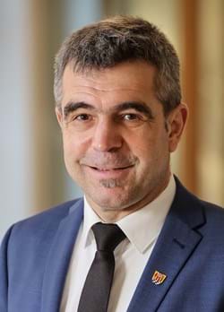 Das Bild zeigt Alexander Anetsberger Bild von Alexander Anetsberger
