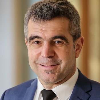 Das Bild zeigt Alexander Anetsberger Bild von Alexander Anetsberger
