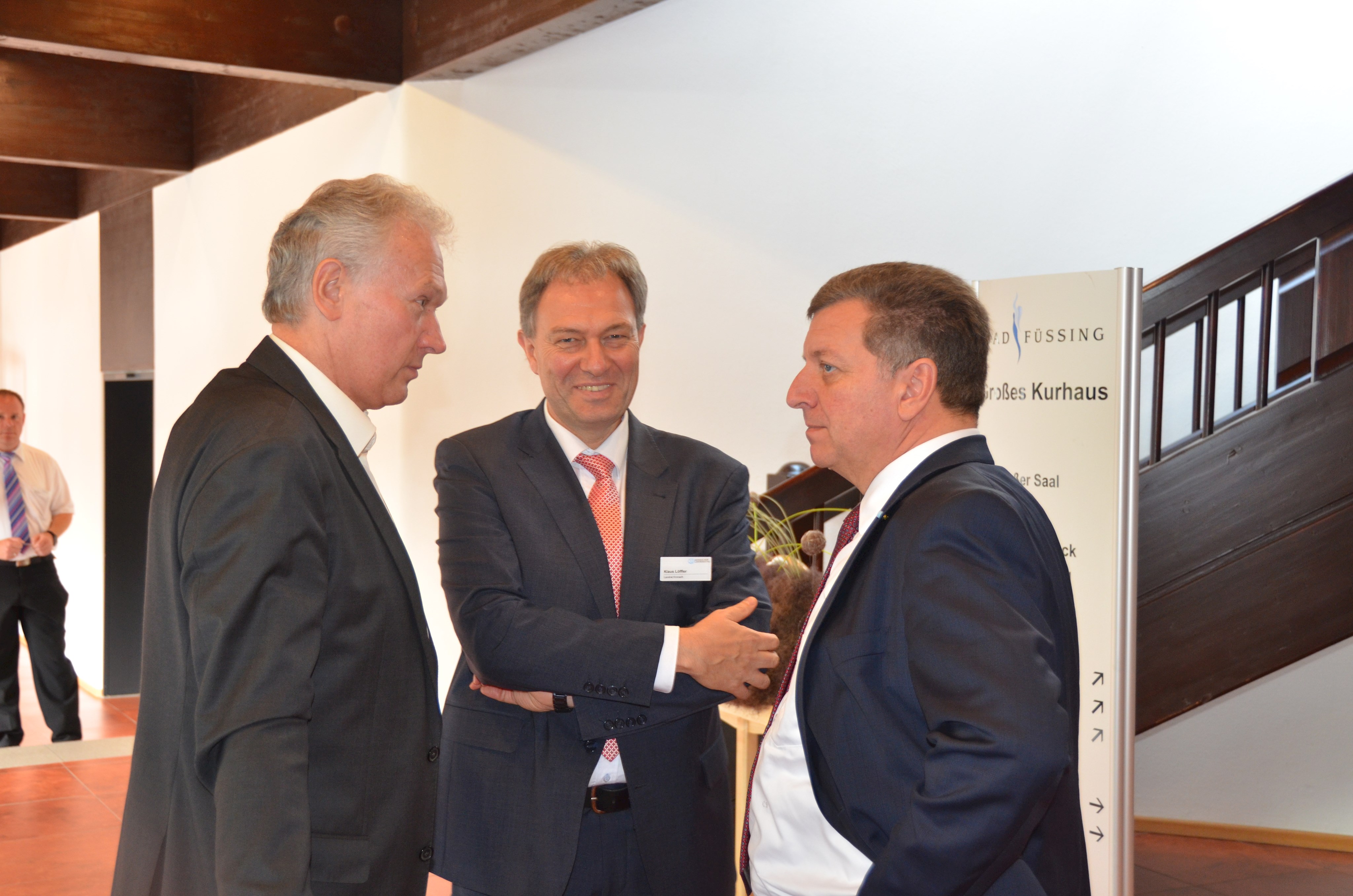 (v.l.n.r) Landrat Dr. Karl Döhler (Wunsieldel), Landrat Klaus Löffler (Kronach) und der Präsident des Bayerischen Landkreistags Landrat Christian Bernreiter (Deggendorf).